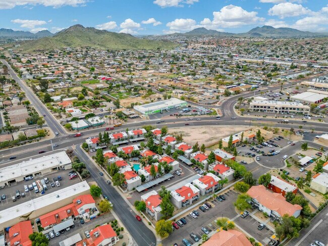 Building Photo - 15402 N 28th St