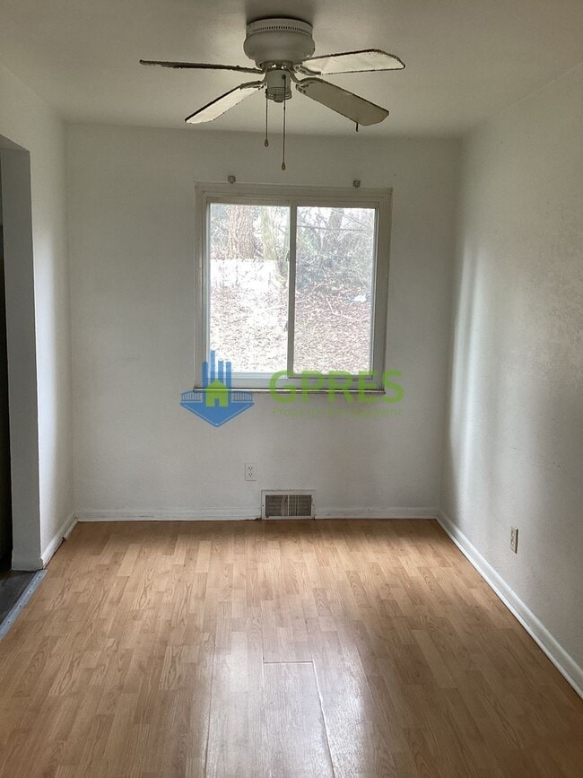 Building Photo - 9210-9212-9212 Florida Ave