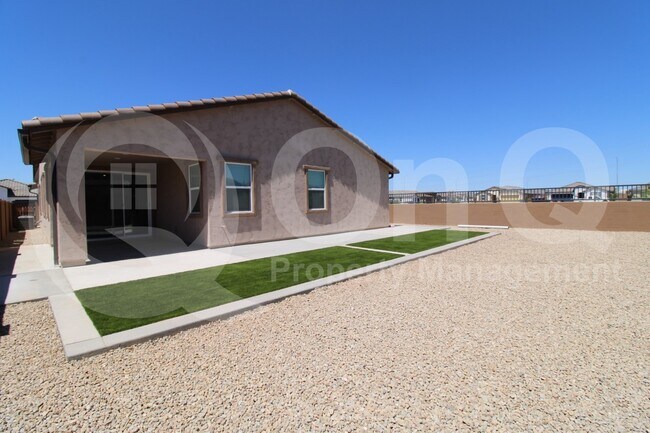 Building Photo - 3303 S Piedra Cir