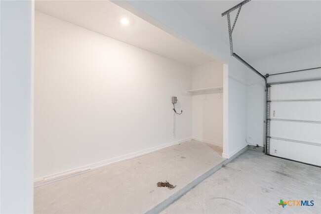 Building Photo - 305 Arnage Dr