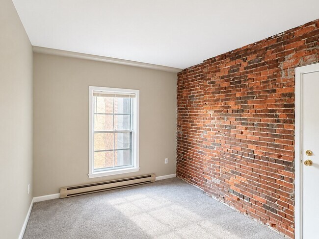 Building Photo - 1750 Washington St