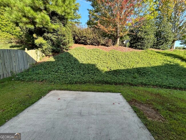Building Photo - 2455 Mayfair Dr