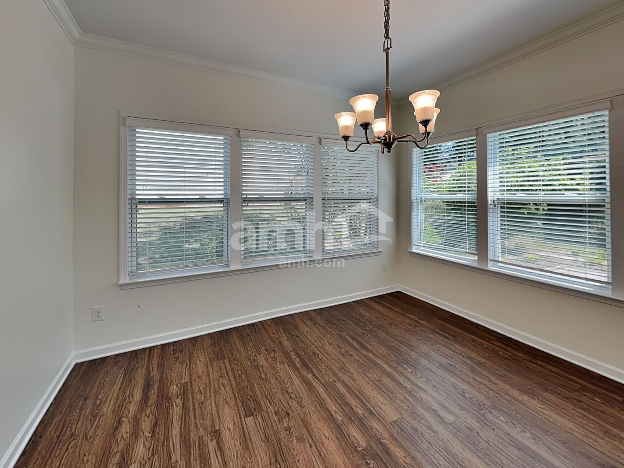 Building Photo - 3268 Saddlebrook Dr