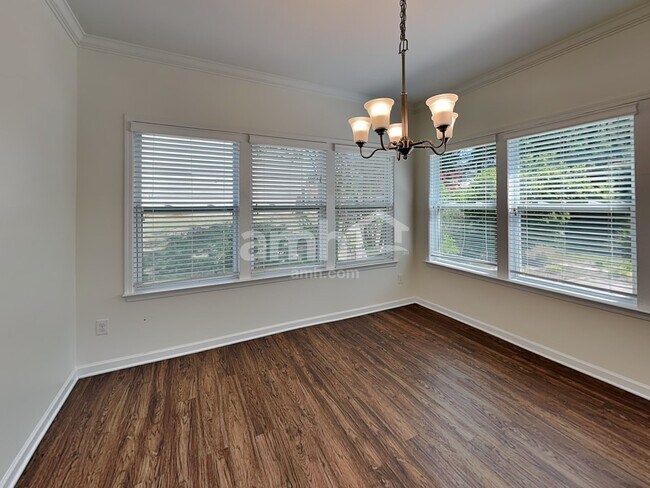 Building Photo - 3268 Saddlebrook Dr