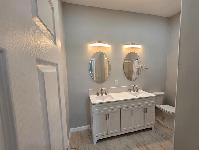 Building Photo - 5 Beacon St