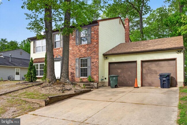 Building Photo - 1884 Forest Dr