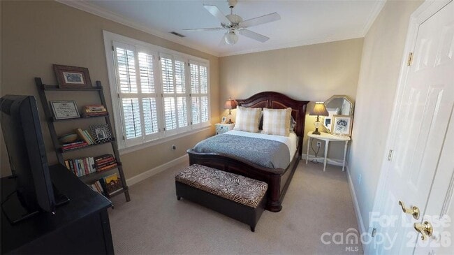 Building Photo - 1141 Dilworth Crescent Row