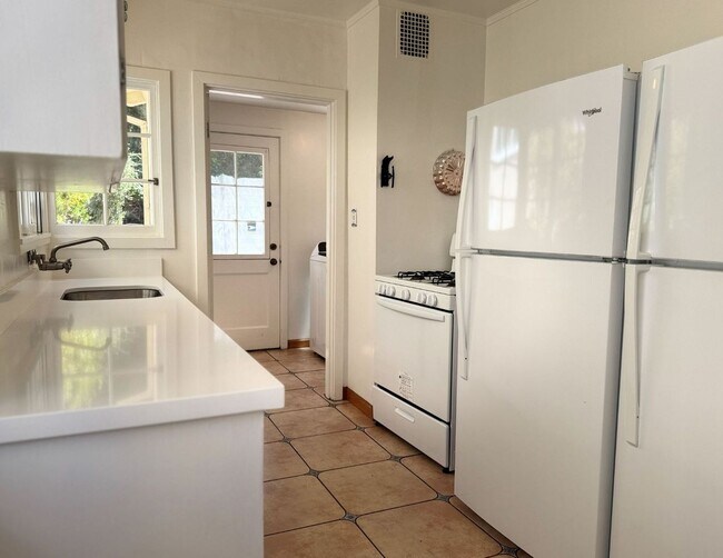 Building Photo - This is a Berkeley Lifestyle. | 3BR | 1.5BA | 1,450 SF | Just Steps from Campus