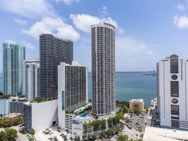 Building Photo - 1750 N Bayshore Dr