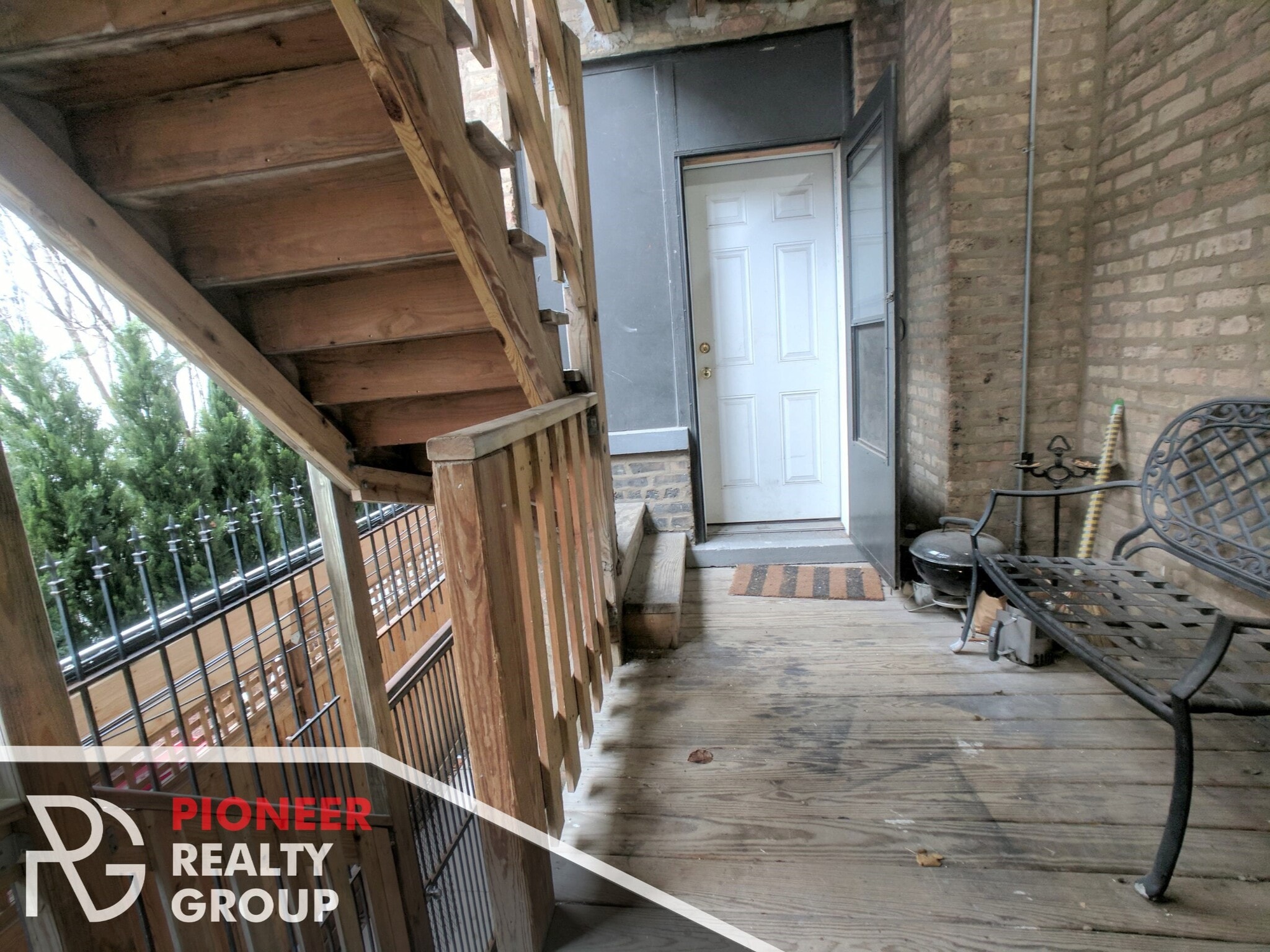 Building Photo - 3814 N Greenview Ave