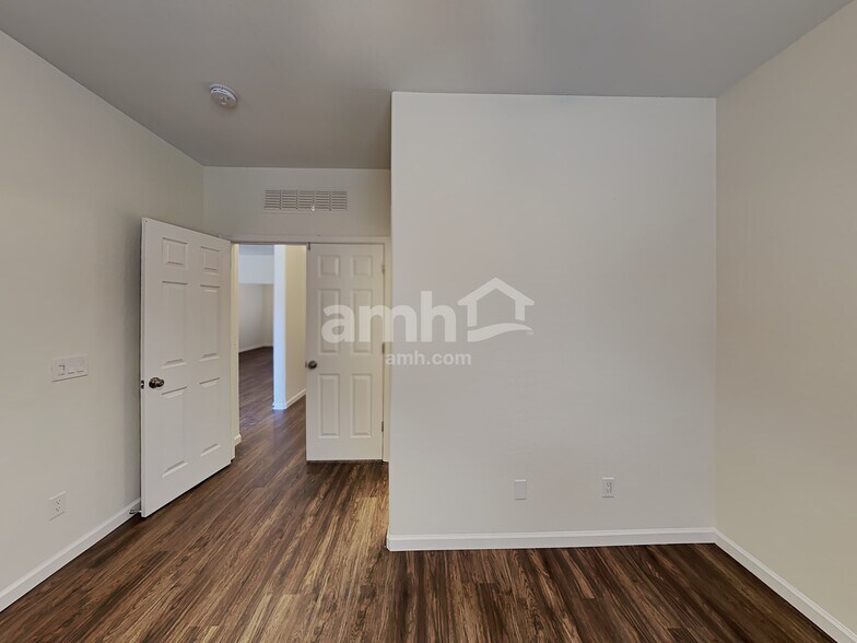 Building Photo - 15355 W Port Au Prince Ln