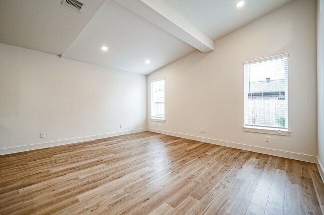 Building Photo - 2523 Appian Wy