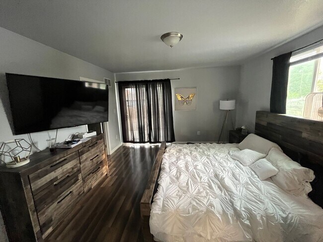 Building Photo - ALL PROSPECTIVE TENANTS MUST SUBMIT A $58 ...