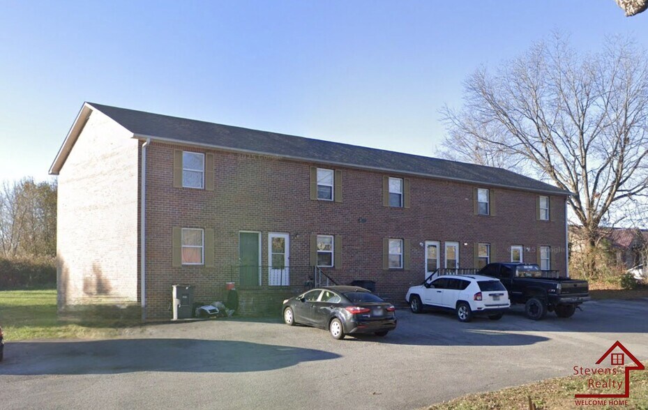 Building Photo - 540 W Stevens St