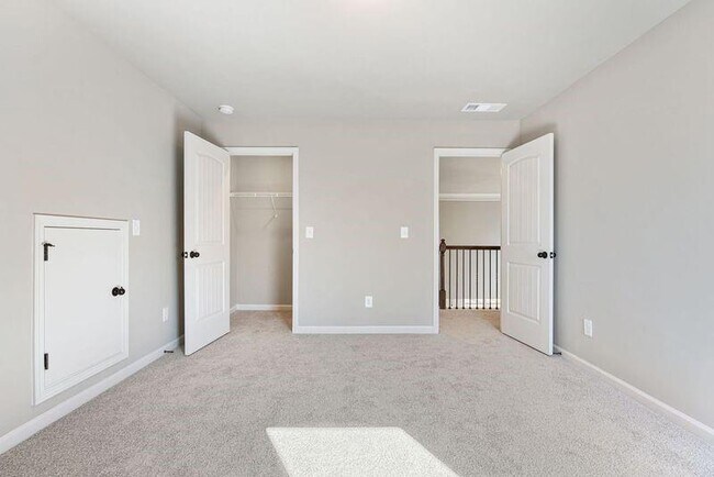 Building Photo - 5714 Ridgewater Cir