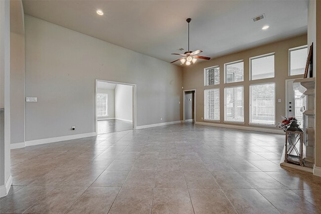 Building Photo - 5810 Emmit Creek Ln