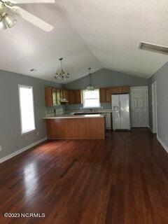 Building Photo - 107 Live Oak Dr