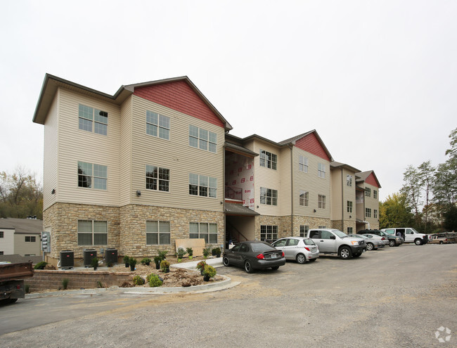 Primary Photo - Woodhaven Apartments