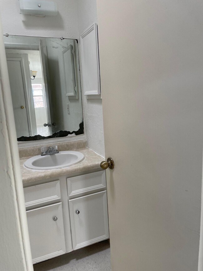 Building Photo - 8154 St Andrew Ln