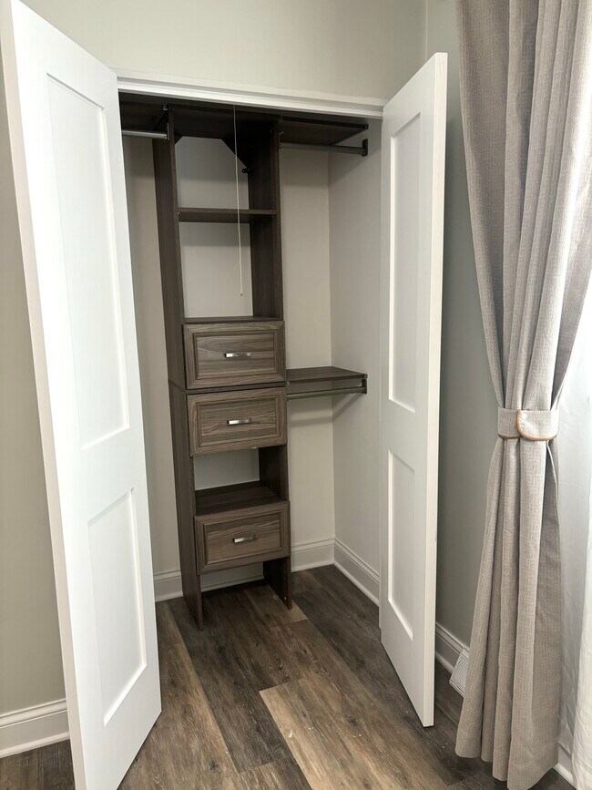 Custom closet solutions - 506 Forest Ave