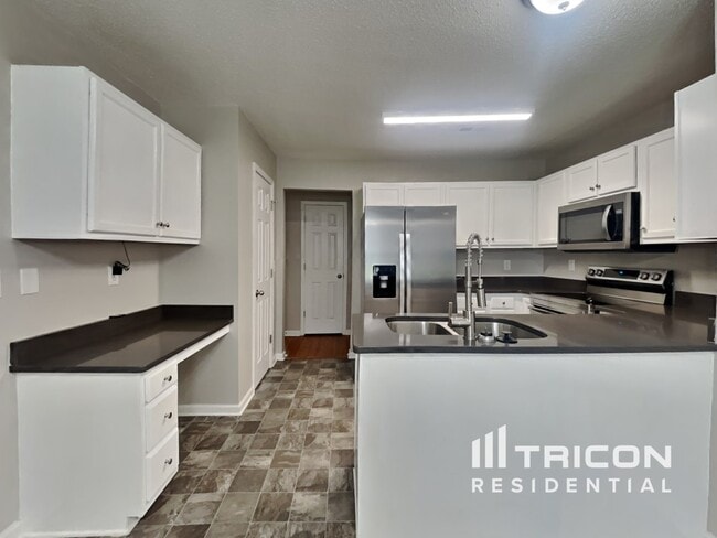 Building Photo - 1802 Bellwick Dr