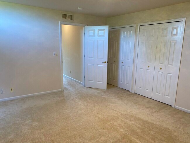 Building Photo - 3583 Oakmonte Blvd