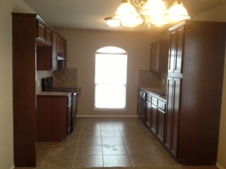 Building Photo - 3 Bedroom Home- Edmond Schools- Pool and Park in the Addition