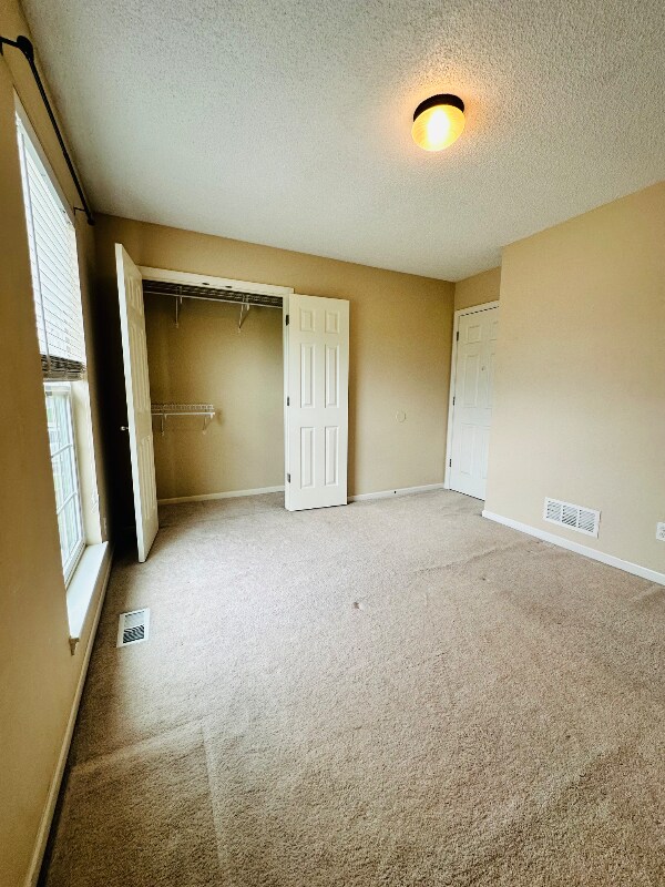 Building Photo - 813 Glenview St