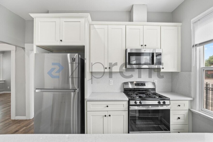 Building Photo - 1202 Adeline St