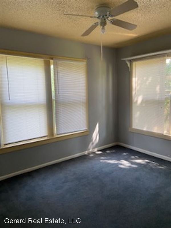 Building Photo - 342 College Dr