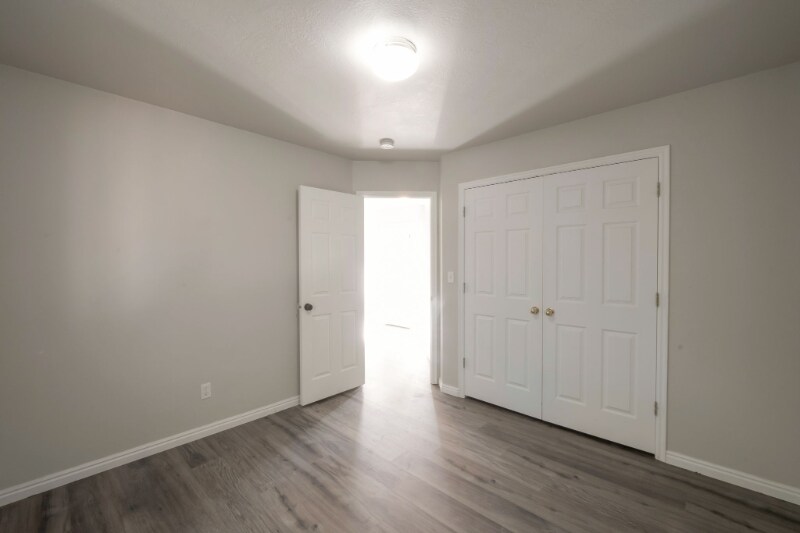 Building Photo - 470 W 1600 S