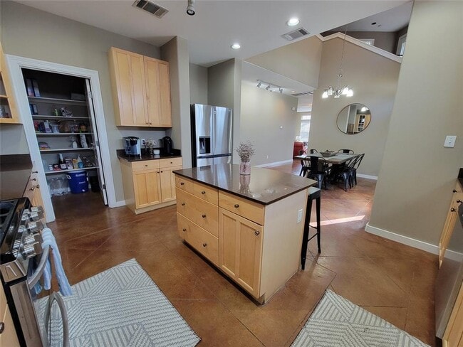 Building Photo - 4500 Avenue C