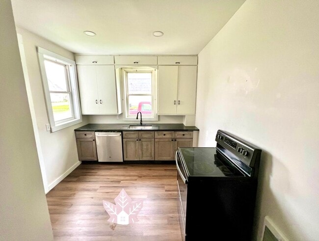 Building Photo - 4124 S Landess St