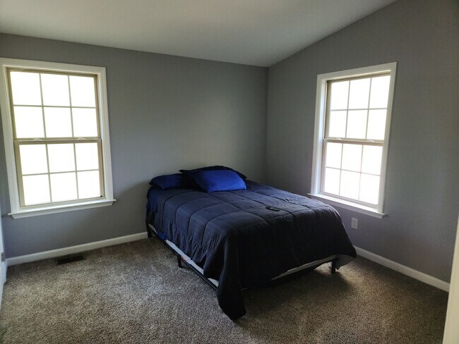 Building Photo - 1109 Windsor St SW