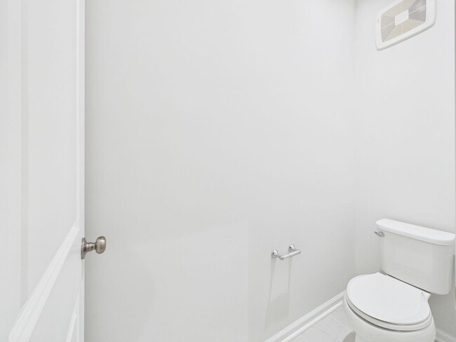 Building Photo - 640 Brookwood Glen Terrace