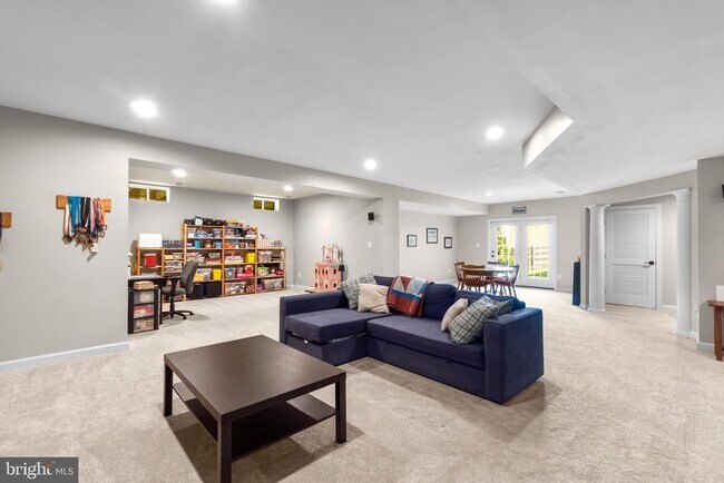 Building Photo - 4012 Belgrave Cir