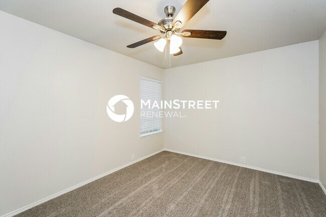 Building Photo - 4 Bedroom Pet-Friendly Home in FORT WORTH,...