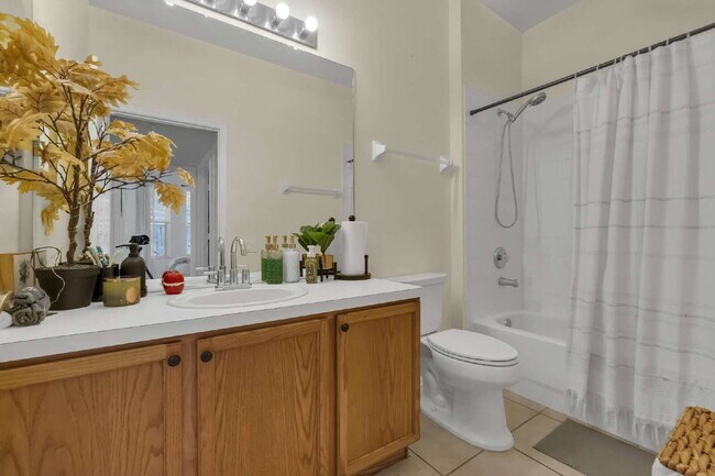 Building Photo - Spacious 3-Bedroom townhome in Kissimmee – Available Now!