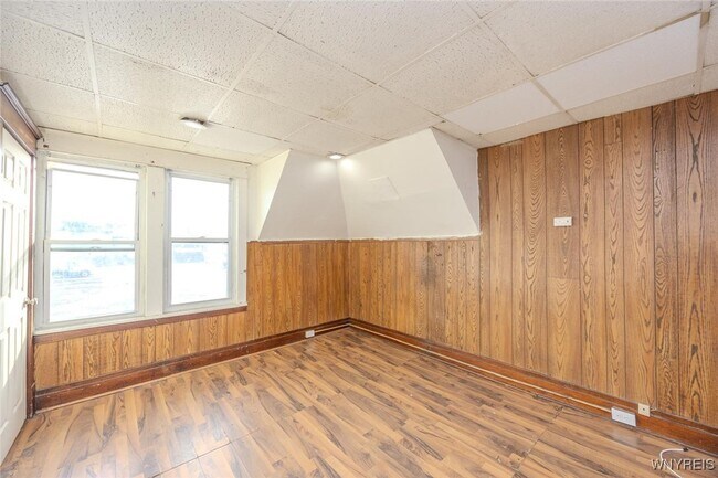 Building Photo - 2146 Genesee St