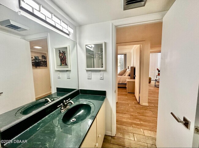 Building Photo - 1 Oceans W Blvd