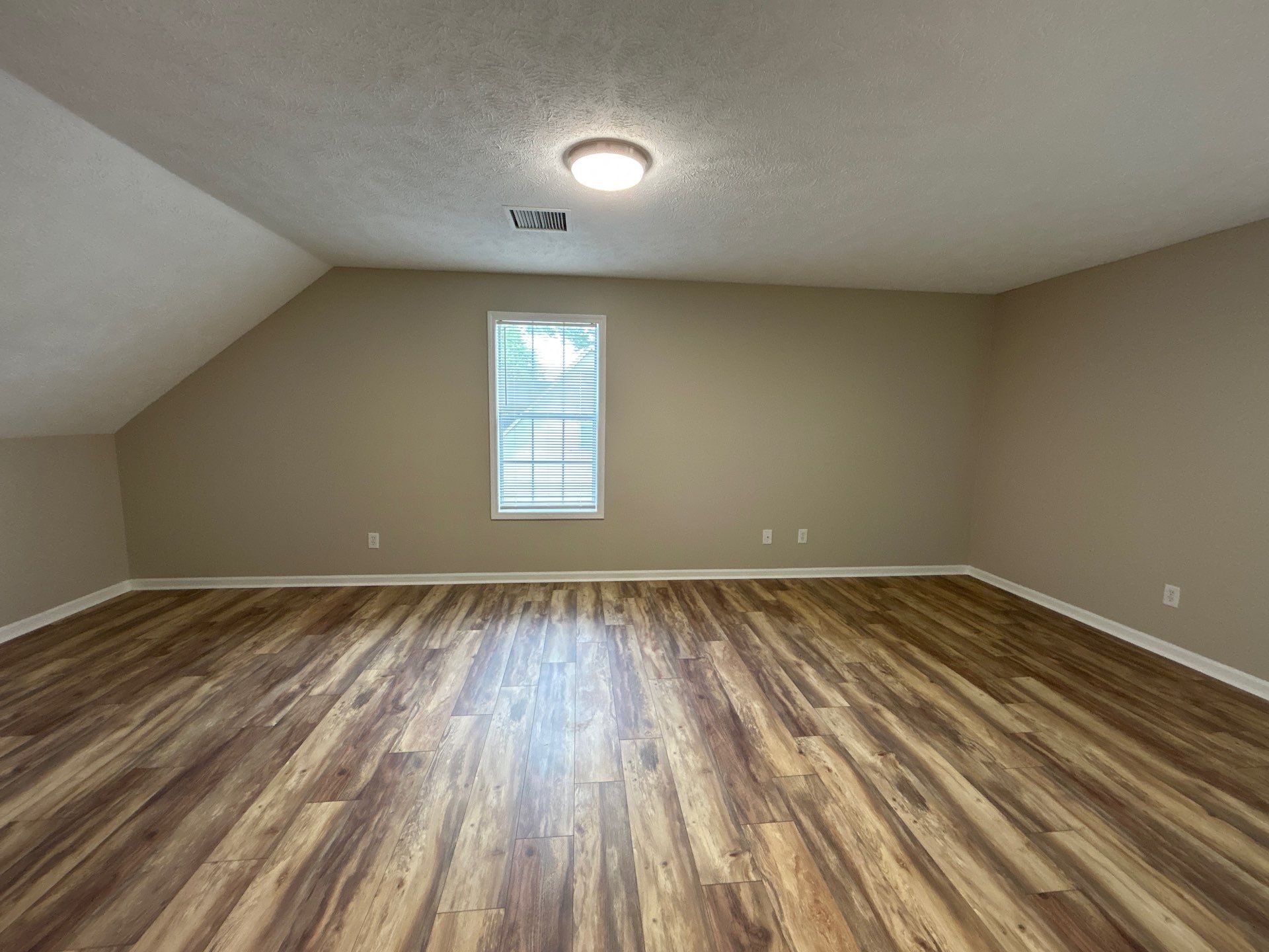 Building Photo - 258 Pleasant Plains Rd