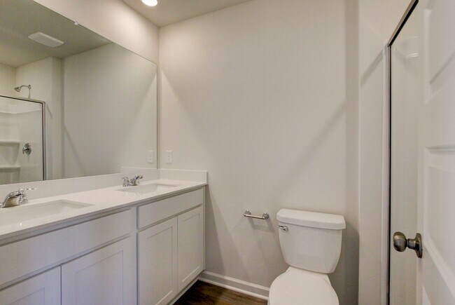 Building Photo - Wow!! 18-month lease in Sango!!