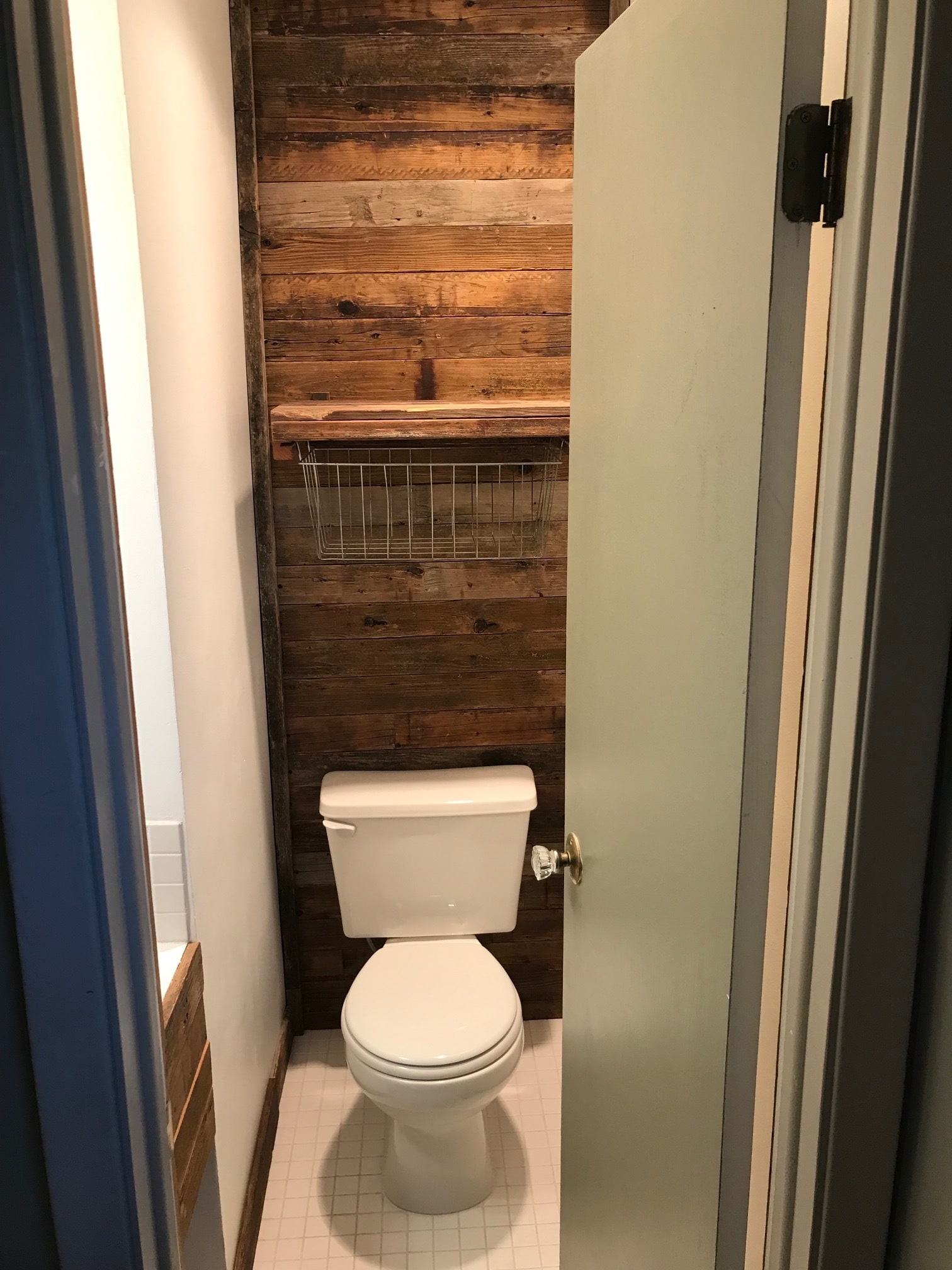 Master 1/2 Bath - 3727 Dillon Ave