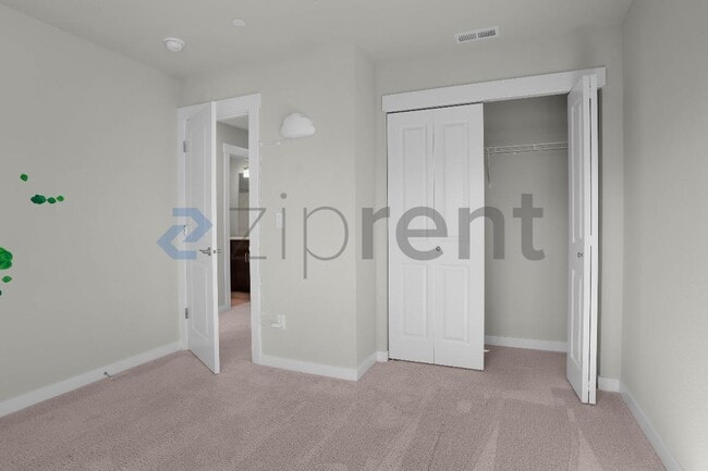 Building Photo - 1621 Seattle Hill Rd