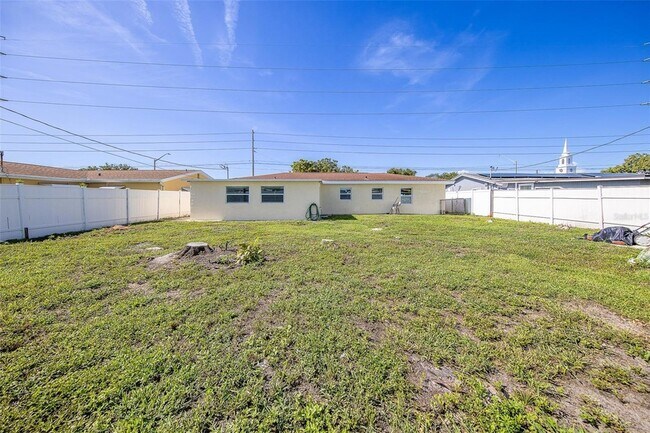 Building Photo - 5937 38th Ave N