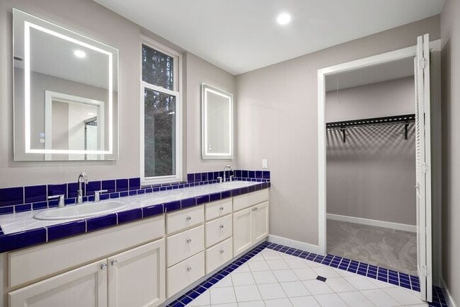 Building Photo - Stunning Private AIR CONDITIONED Dream Home in Coveted Bridal Trails