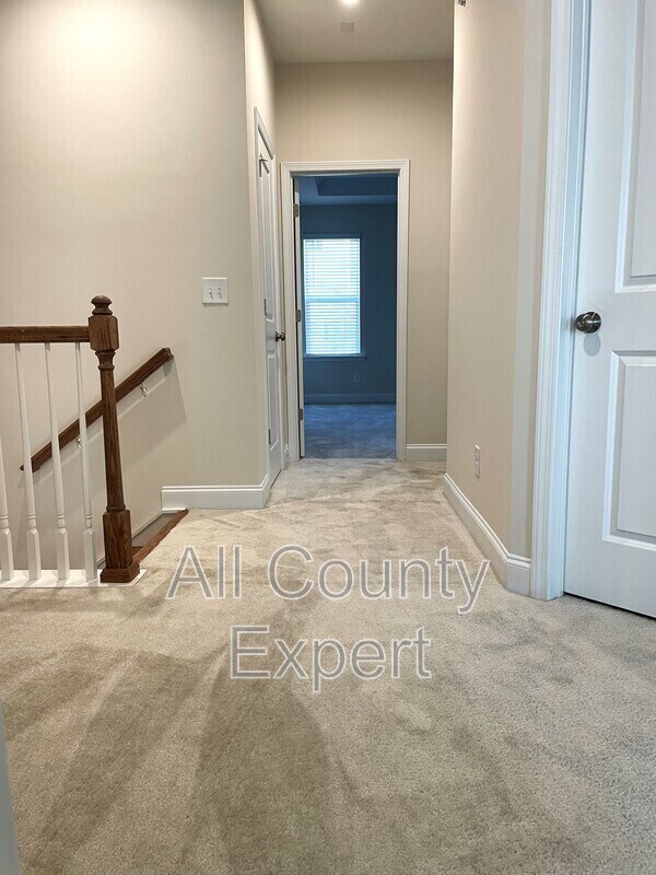 Building Photo - 502 Cooper Ln