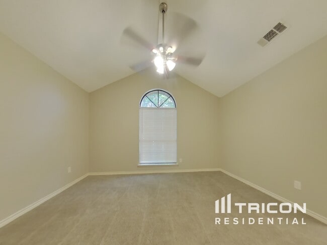 Building Photo - 4704 Wineberry Dr