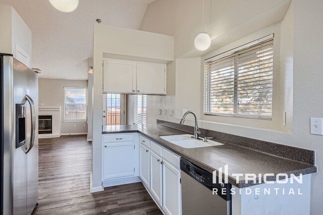 Building Photo - 995 Cobblestone Dr