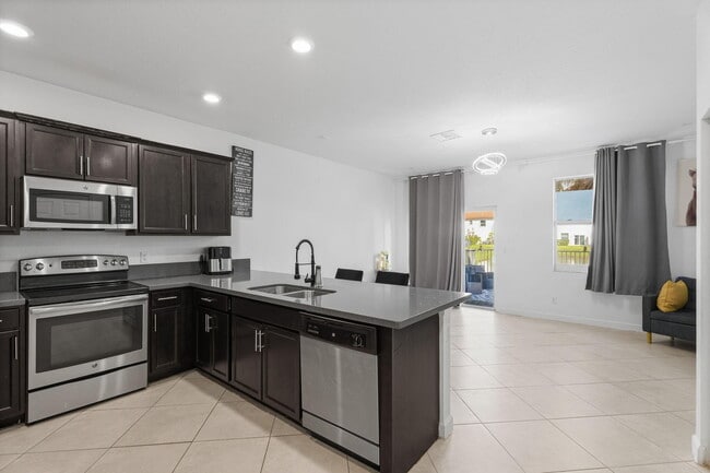 Building Photo - 5313 Ashley River Rd